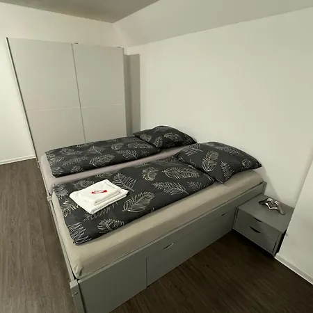 Apartment Beautiful 3 Bedroom *