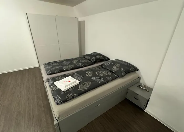 Apartment Beautiful 3 Bedroom *